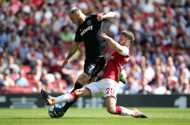 目则更多地 目则更多地