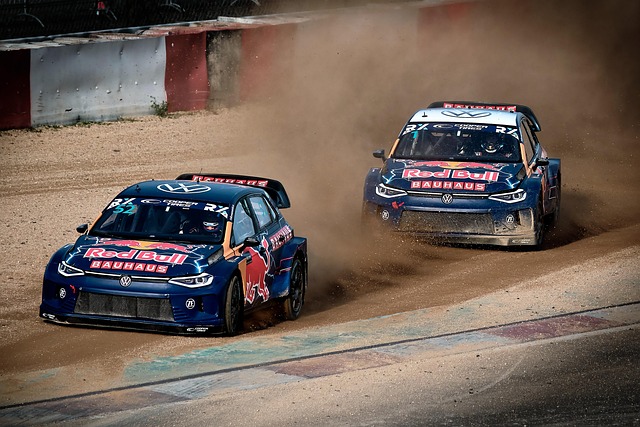 探討背後的 探討背後的